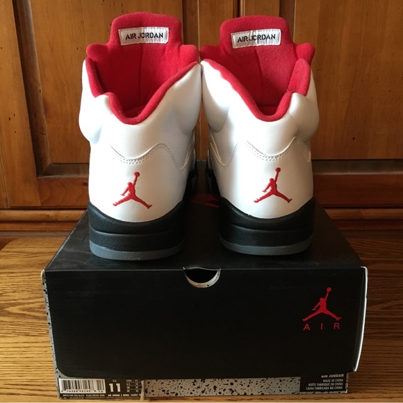 Jordan 5 Retro Fire Red (2013) Size 11 - Picture 3 of 5